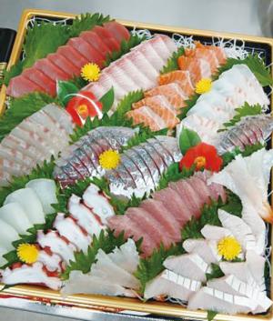 刺身の盛り合わせの画像