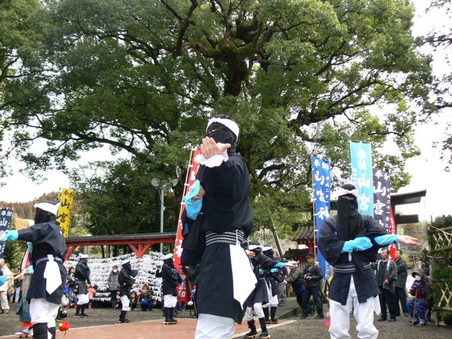 山宮神社春祭に伴う芸能（正月踊）