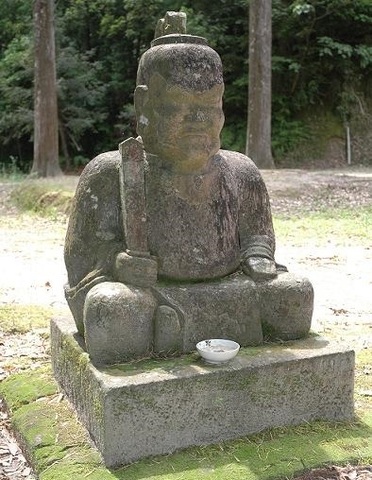 白鳥神社の随神像（吽形）