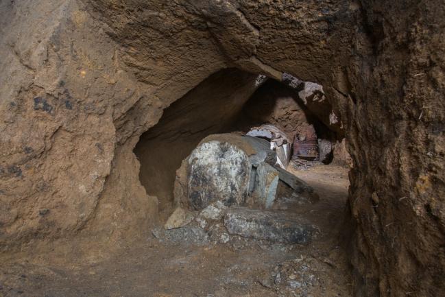 原田3号地下式横穴墓　軽石製組合式石棺