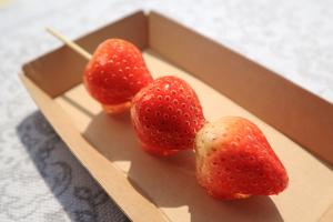 イチゴ飴