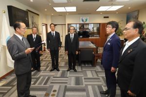 委員長が報告
